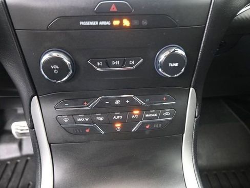 Used 2020 Ford Edge ST-Line FWD image 4