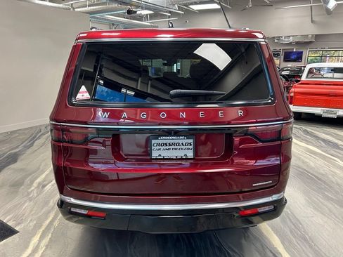 Used 2024 Jeep Wagoneer L Series II w/ Flexible Seating Group AWD/4WD image 34