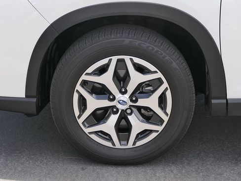 Used 2024 Subaru Forester Premium AWD/4WD image 10
