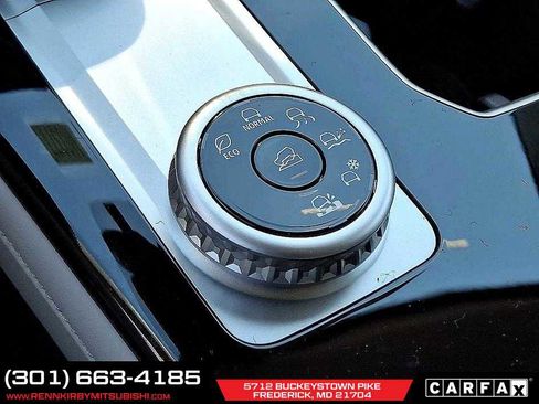 New 2025 Mitsubishi Outlander SE image 18