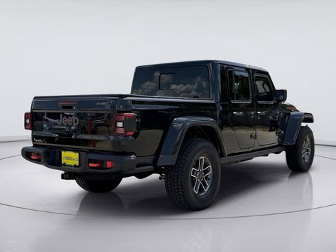Used 2025 Jeep Gladiator Mojave AWD/4WD image 5