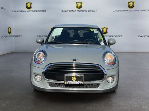 Used 2019 MINI Cooper 4-Door Hardtop w/ Storage Package FWD image 2