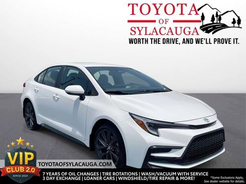 Used 2026 Toyota Corolla SE FWD image 1