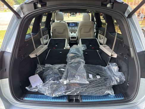 New 2025 Mercedes-Benz GLS 450 4MATIC image 36