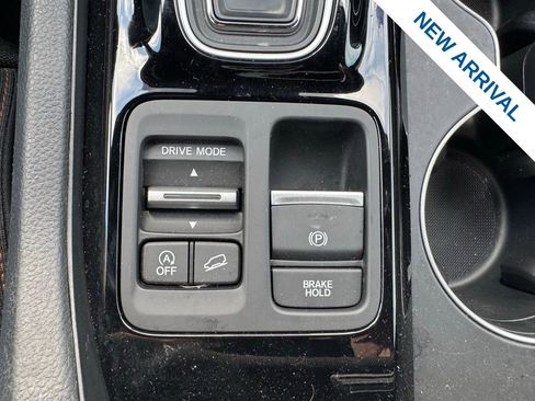 Used 2025 Honda Pilot Sport image 29