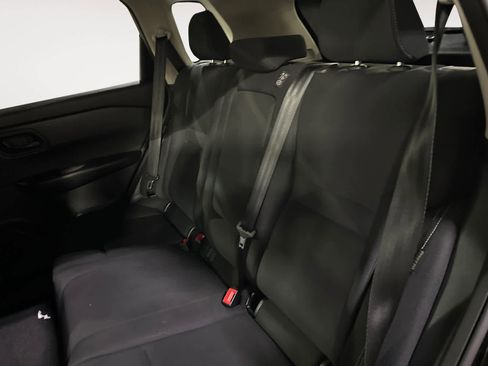 Used 2024 Nissan Rogue S image 17