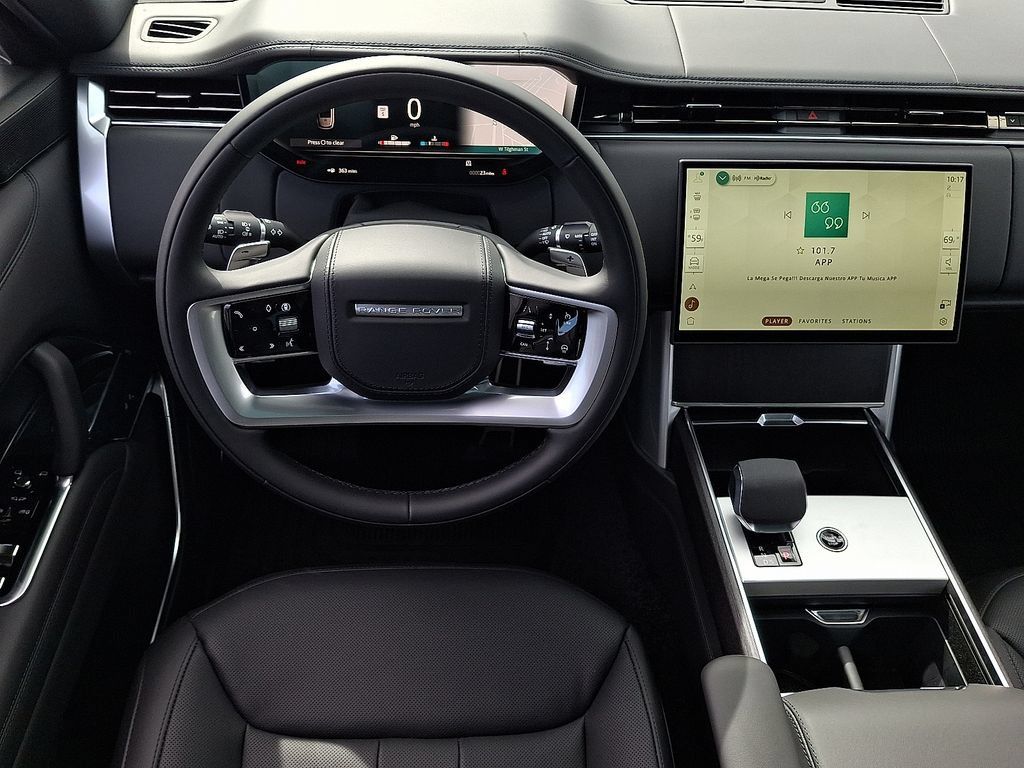 New 2026 Land Rover Range Rover Long Wheelbase SE AWD/4WD image 7