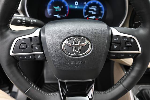 Used 2024 Toyota Highlander Platinum FWD image 10