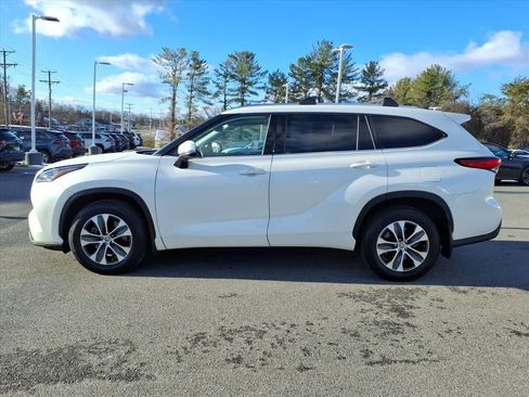 Used 2020 Toyota Highlander XLE image 13