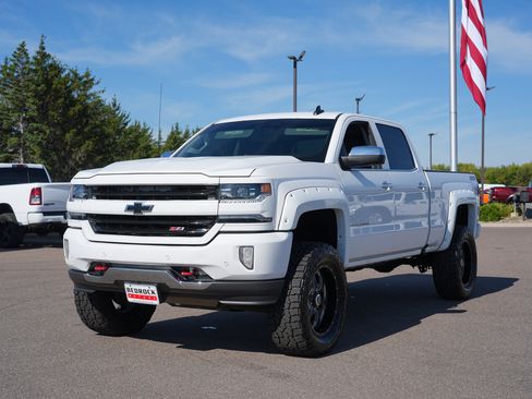 Used 2017 Chevrolet Silverado 1500 LTZ Z71 w/ LTZ Plus Package AWD/4WD image 7