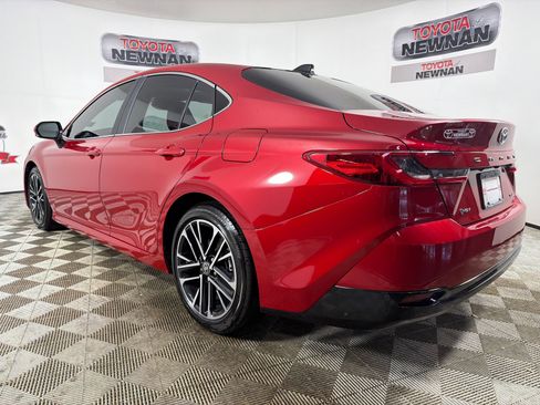 Used 2025 Toyota Camry XLE FWD image 6