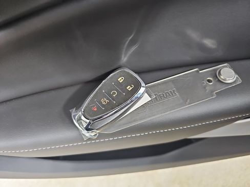 Used 2020 Chevrolet Camaro SS RWD image 37