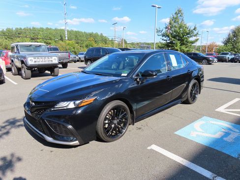 Used 2024 Toyota Camry XSE w/ Navigation Package image 3