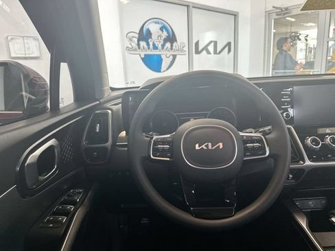 Certified 2022 Kia Sorento LX FWD image 13