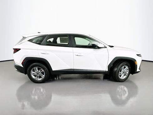 New 2025 Hyundai Tucson SE image 8
