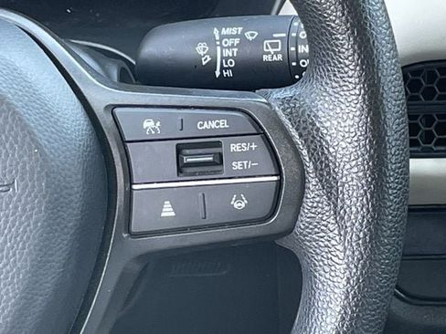 Certified 2025 Honda HR-V LX image 13