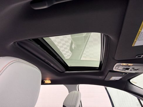 Used 2021 Toyota Sienna XSE image 28