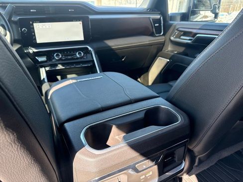 Used 2024 GMC Sierra 2500 Denali w/ Denali Reserve Package image 48