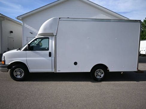 Used 2021 Chevrolet Express 3500 w/ Power Convenience Package RWD image 8