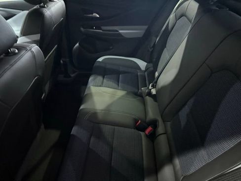 Used 2025 Buick Envista Preferred w/ Convenience II Package FWD image 29