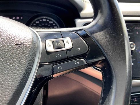 Used 2018 Volkswagen Atlas SEL AWD/4WD image 24
