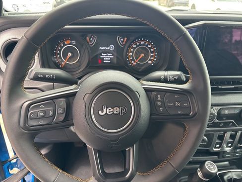 Used 2024 Jeep Wrangler Sport S image 17