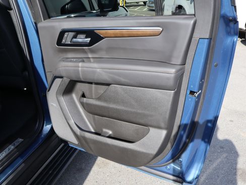 Used 2026 Chevrolet Suburban High Country image 39