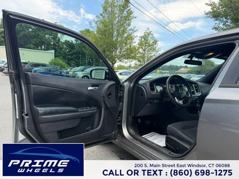 Used 2011 Dodge Charger SE RWD image 9