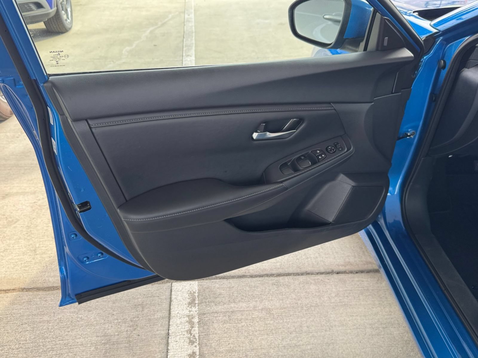 Used 2025 Nissan Sentra SV FWD image 18