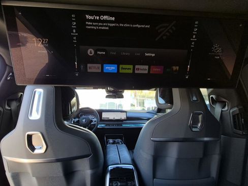 Certified 2024 BMW 760i xDrive image 33