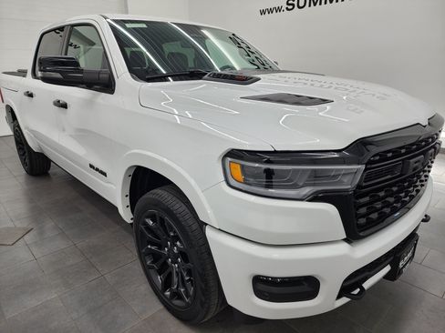 Used 2025 RAM 1500 Limited AWD/4WD image 2