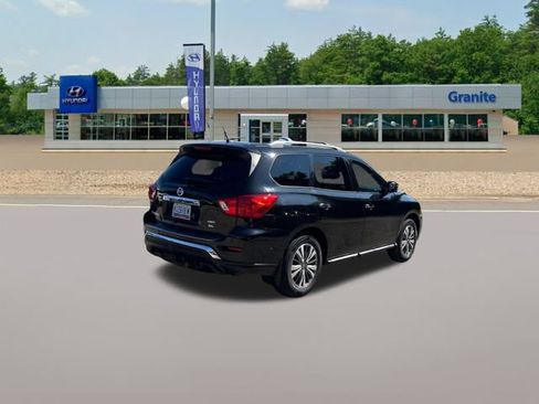 Used 2017 Nissan Pathfinder SL w/ SL Premium Package AWD/4WD image 8