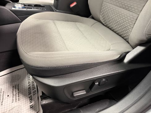 Used 2022 Ford Escape SE w/ SE Sport Appearance Package image 21