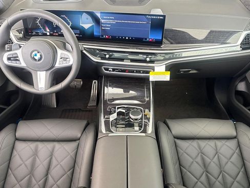 New 2026 BMW X7 xDrive40i w/ M Sport Package AWD/4WD image 14
