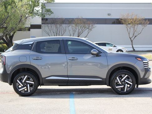 New 2025 Nissan Kicks SV w/ Charging Package image 4