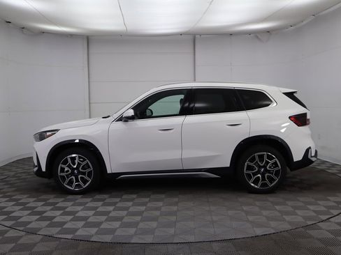 Used 2025 BMW X1 xDrive28i w/ Technology Package image 8