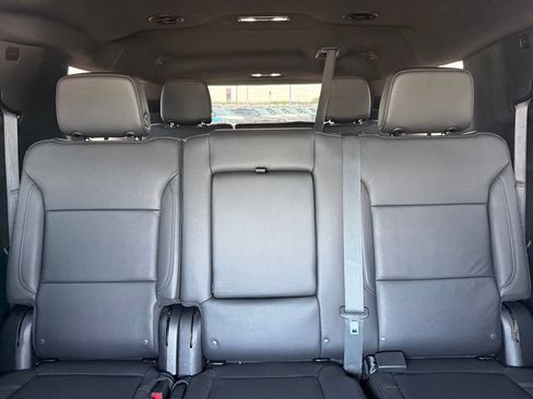 Used 2022 Chevrolet Suburban Z71 AWD/4WD image 17