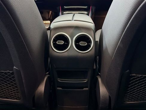 Used 2025 Mercedes-Benz GLB 35 AMG 4MATIC image 28