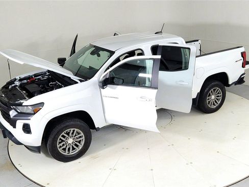 Used 2023 Chevrolet Colorado LT image 45