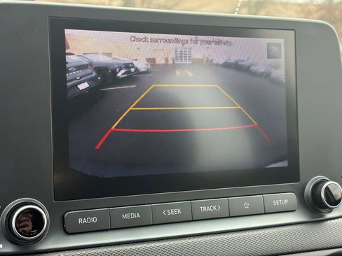 Used 2022 Hyundai Kona SE image 16