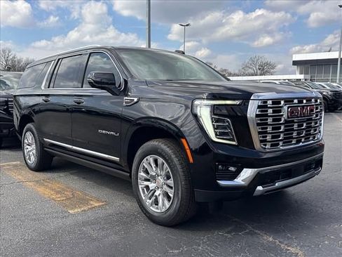 New 2026 GMC Yukon XL Denali w/ Sun & Power Step Package AWD/4WD image 2