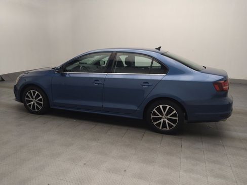 Used 2017 Volkswagen Jetta SE FWD image 3