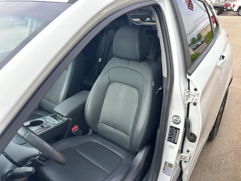 Used 2023 Hyundai Kona Limited w/ Cargo Package FWD image 28