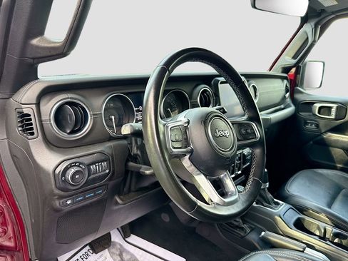 Used 2022 Jeep Wrangler Unlimited Sahara AWD/4WD image 10