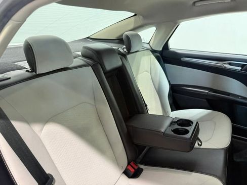 Used 2020 Ford Fusion SE w/ Equipment Group 151A image 27