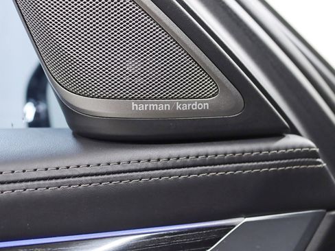 Used 2020 BMW 750i xDrive w/ Executive Package image 38