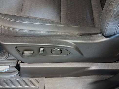 Used 2022 Chevrolet Silverado 1500 Custom Trail Boss AWD/4WD image 16