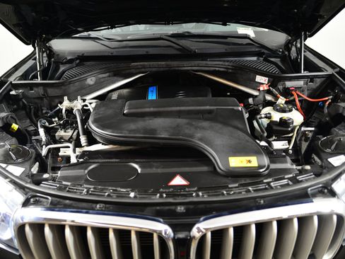 Used 2016 BMW X5 xDrive40e image 18