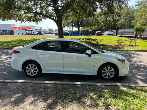 Used 2024 Toyota Corolla LE FWD image 7