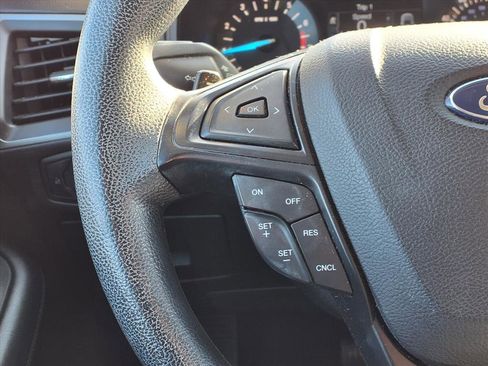 Used 2016 Ford Edge SE image 18